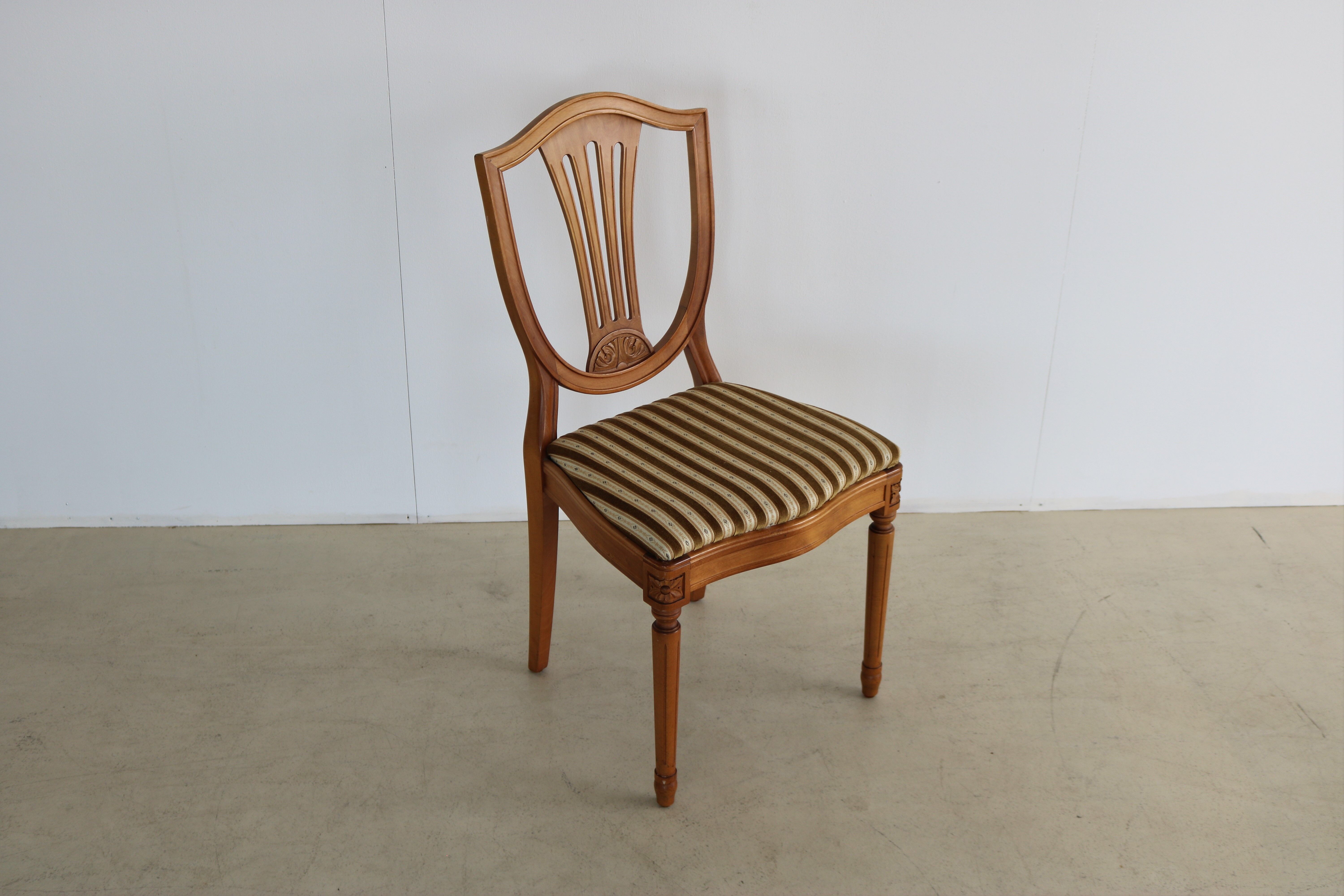 Set of 8 vintage dining chairs