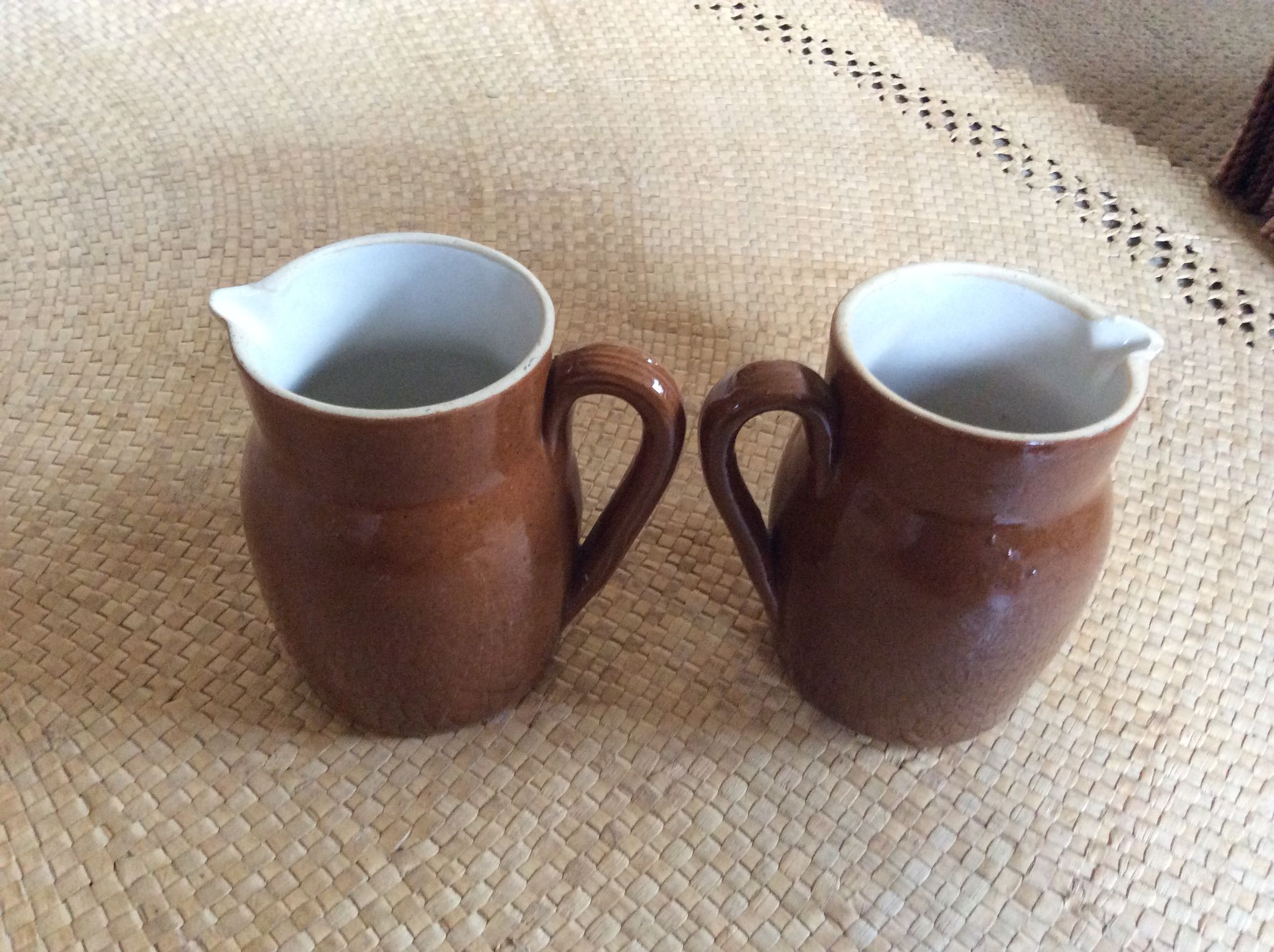 Series of 2 sandstone pots