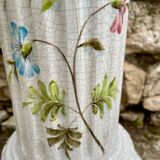 Cracked earthenware column