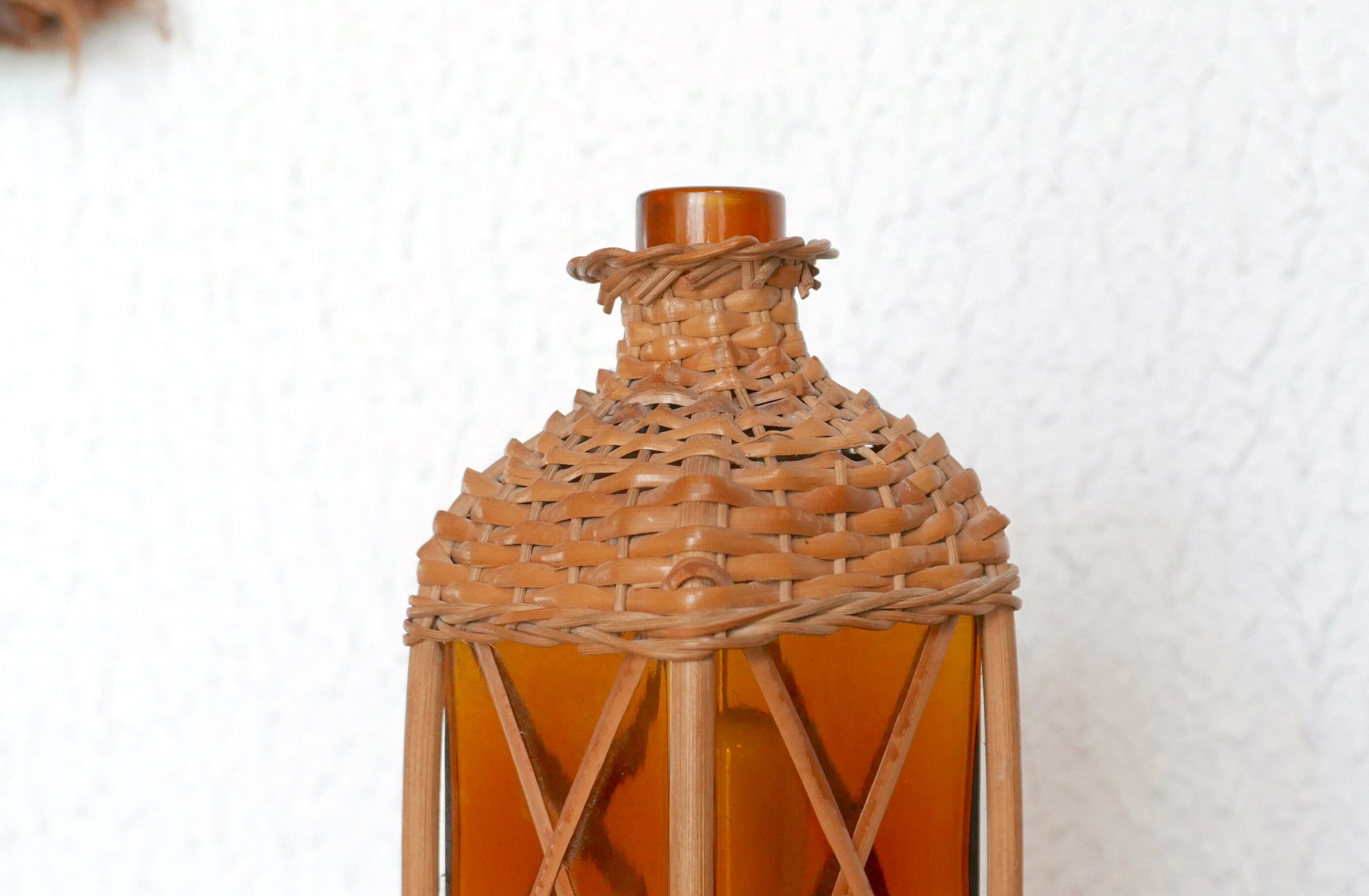 Wicker lamp and amber glass, 70s