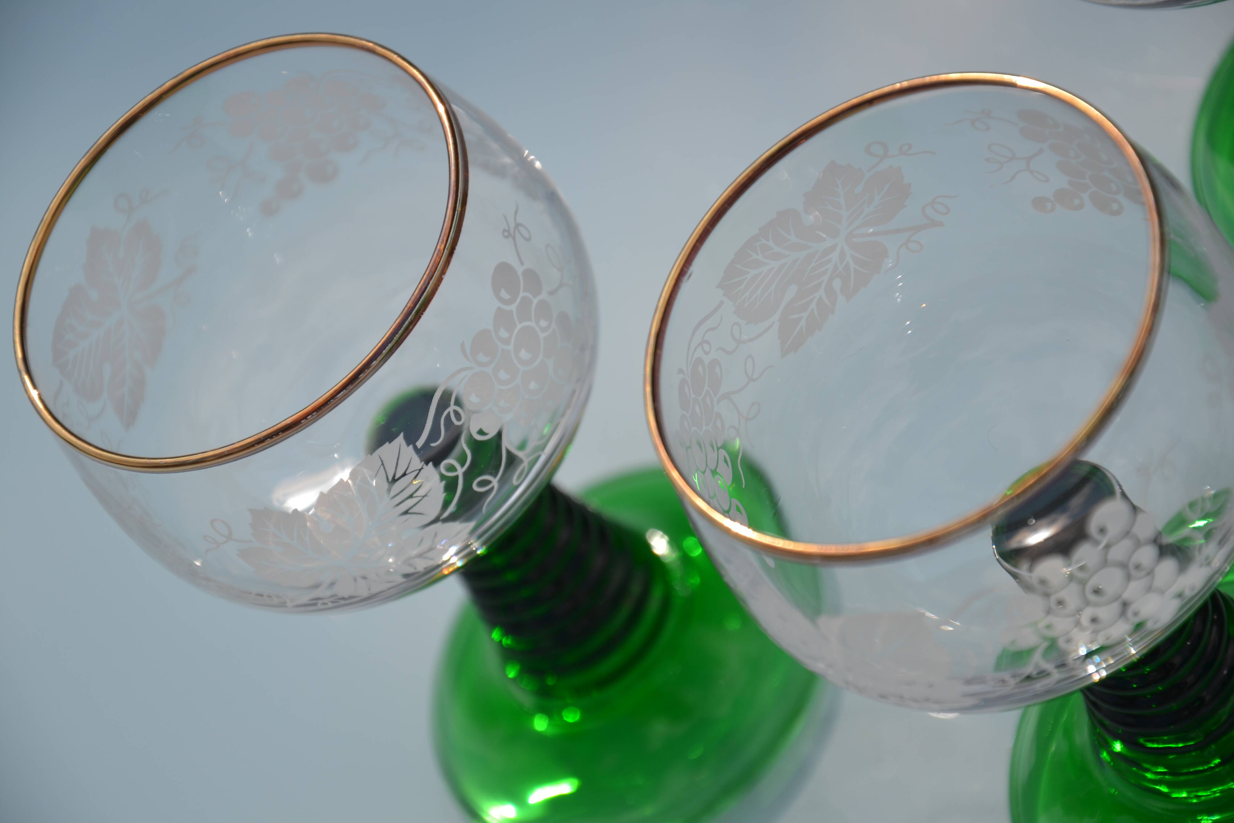 6 verres gravés Roemer sur pied torsadé