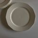 Set de 6 assiettes ivoire modernistes terre de fer