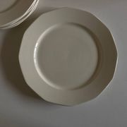 Set de 6 assiettes ivoire modernistes terre de fer