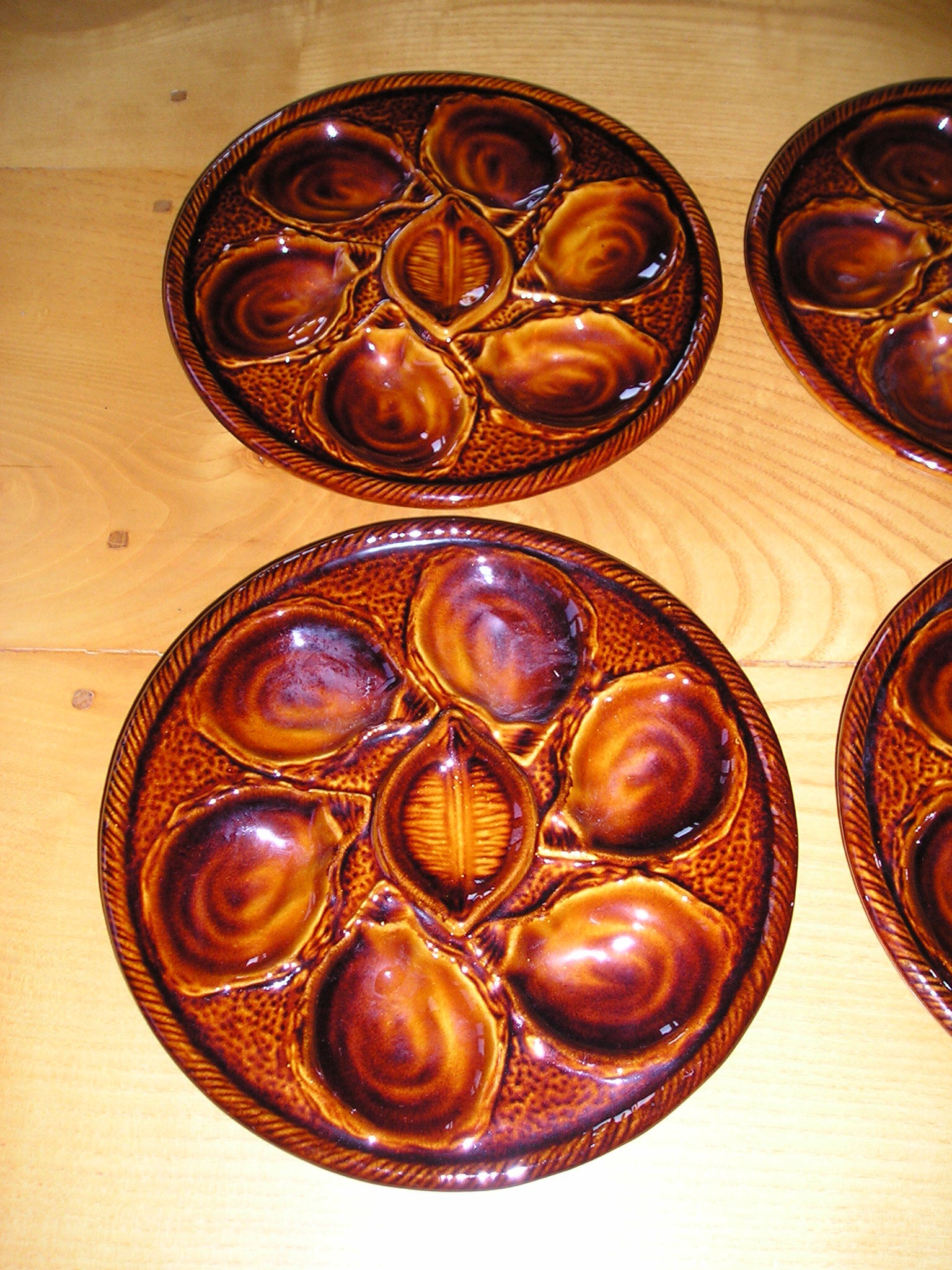Set of 6 St Clément earthenware oyster plates