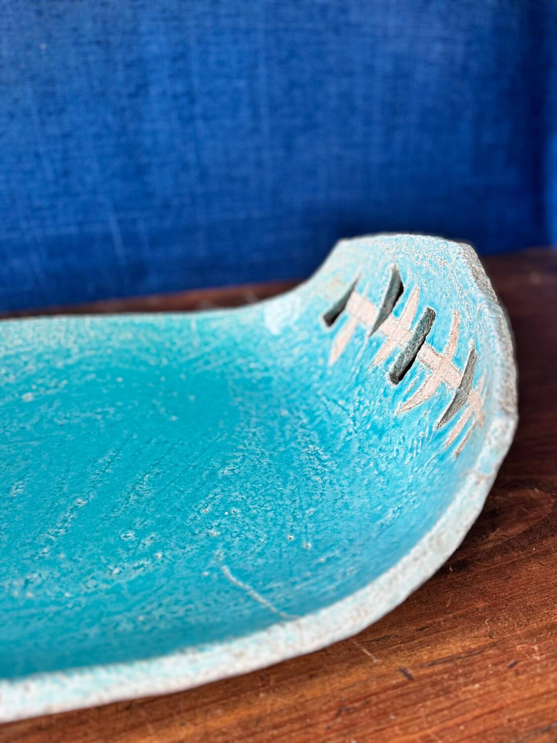 Large fruit bowl / centrepiece in glazed ceramic from the 1970s.