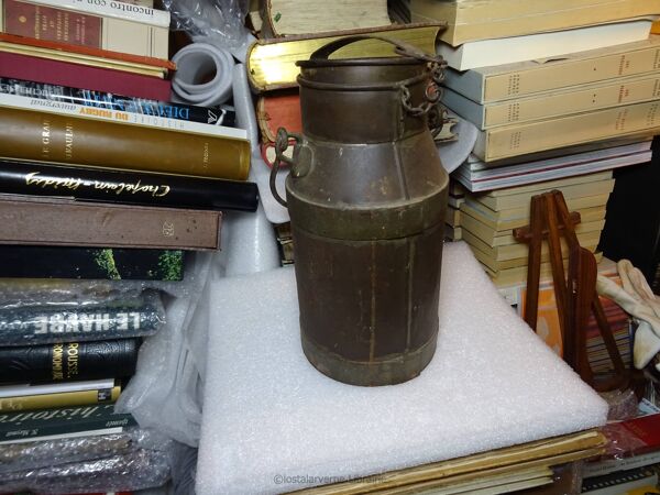 Bidon à lait en fer apprenti compagnon XXe siècle