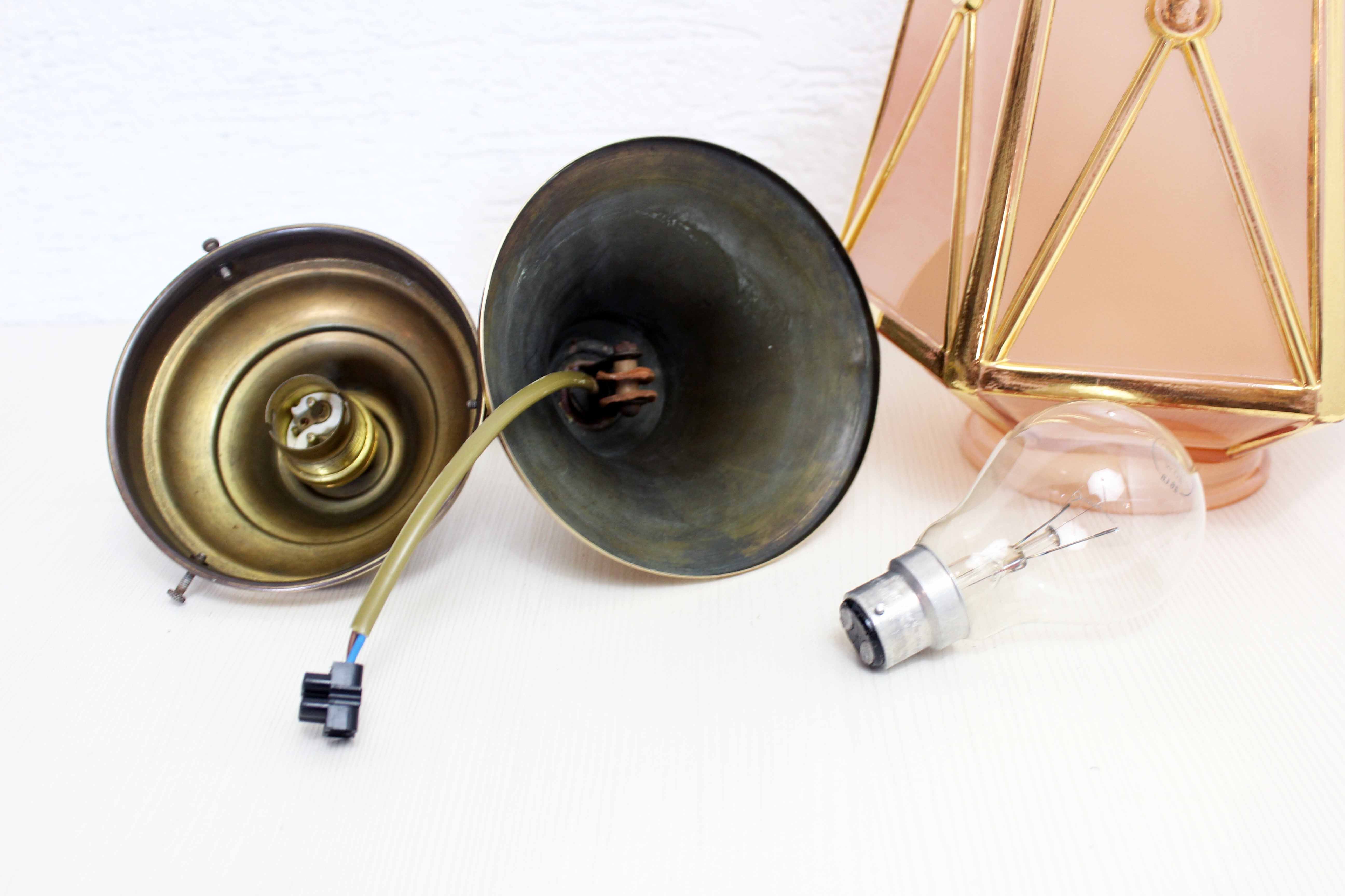 Art Deco suspension in pink and brass glass