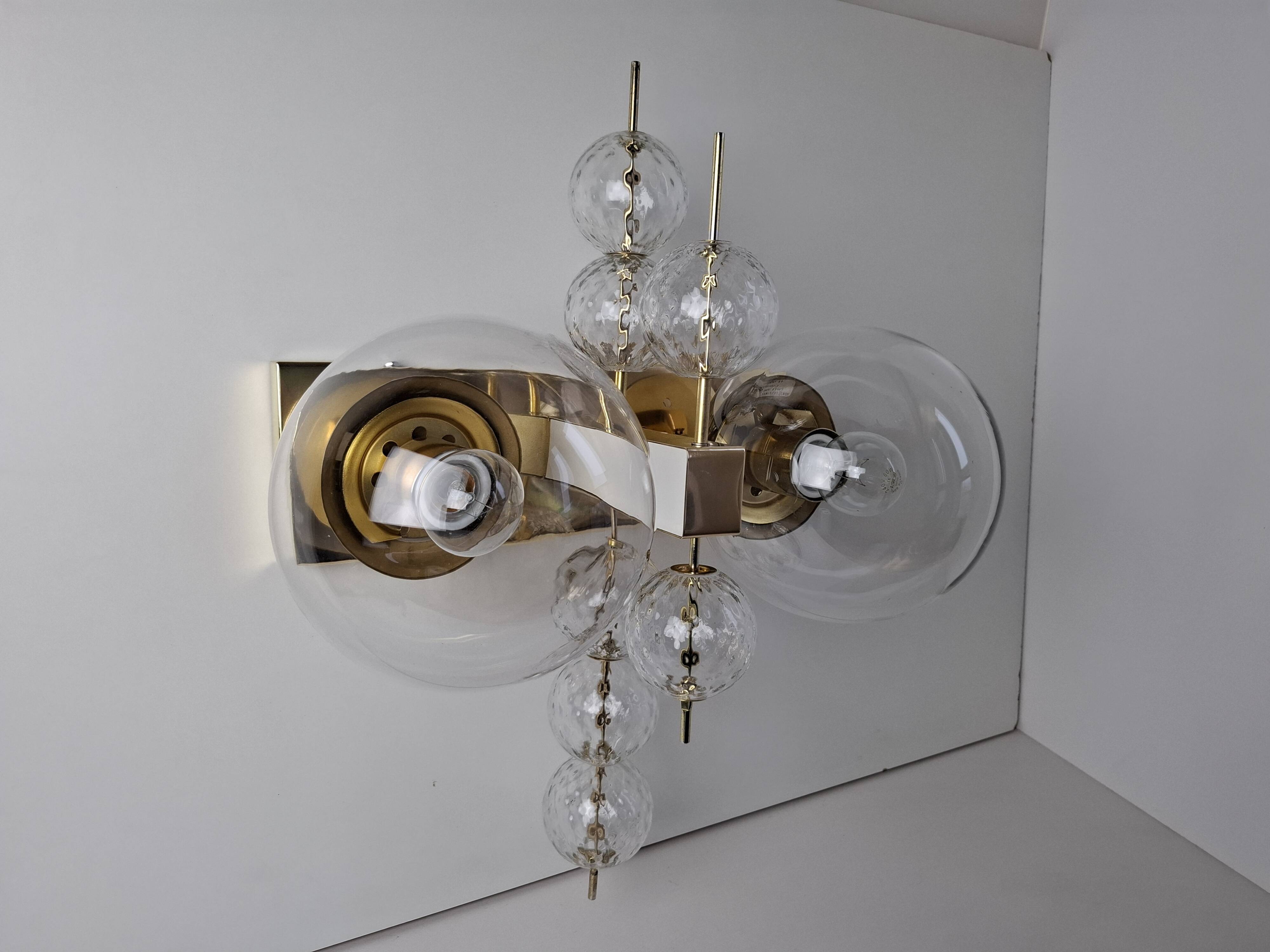 Applique murale tchèque en laiton et verre du milieu du siècle, par Kamenický Šenov, années 1970