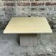 Table basse carrée vintage en travertin italie 1980