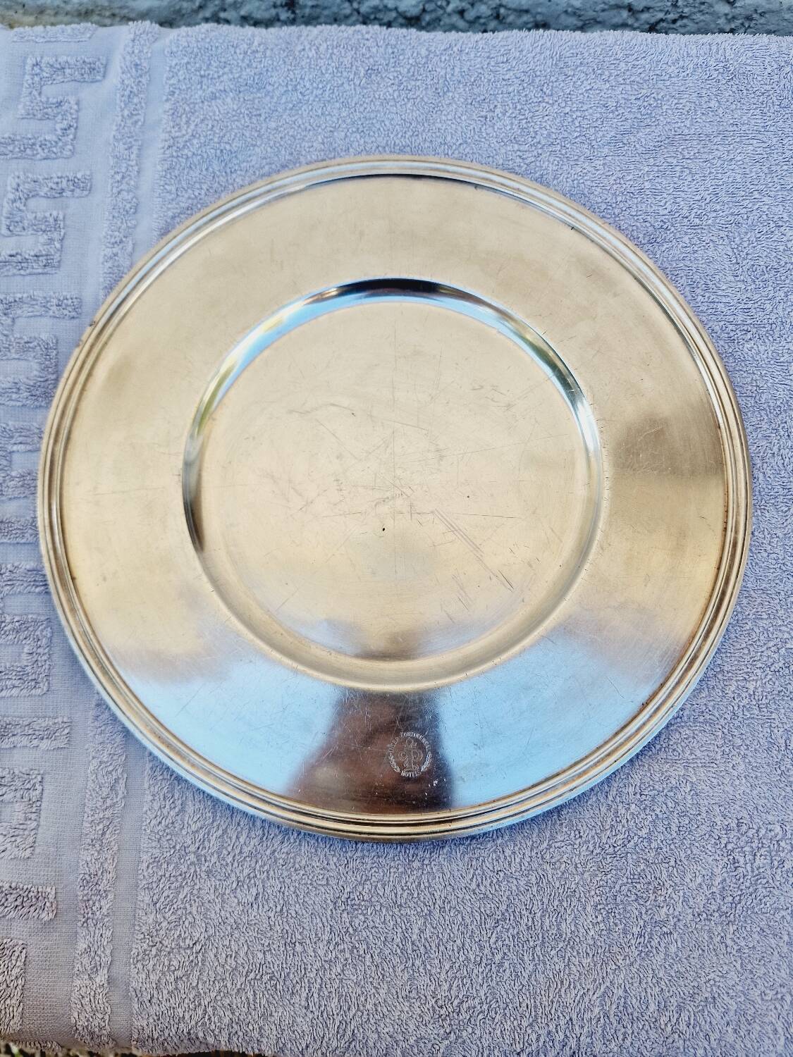 Christofle round tray in silver metal