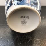 Avon old ceramics white vase flowers