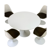 Eero Saarinen Tulip Dining Set with Swifel Chairs for Knoll International 1960s