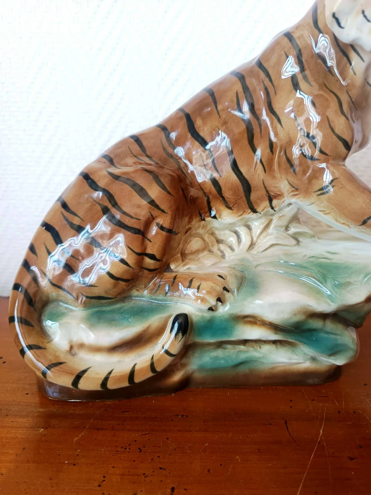 Ceramic tiger from around 1940 / 1950