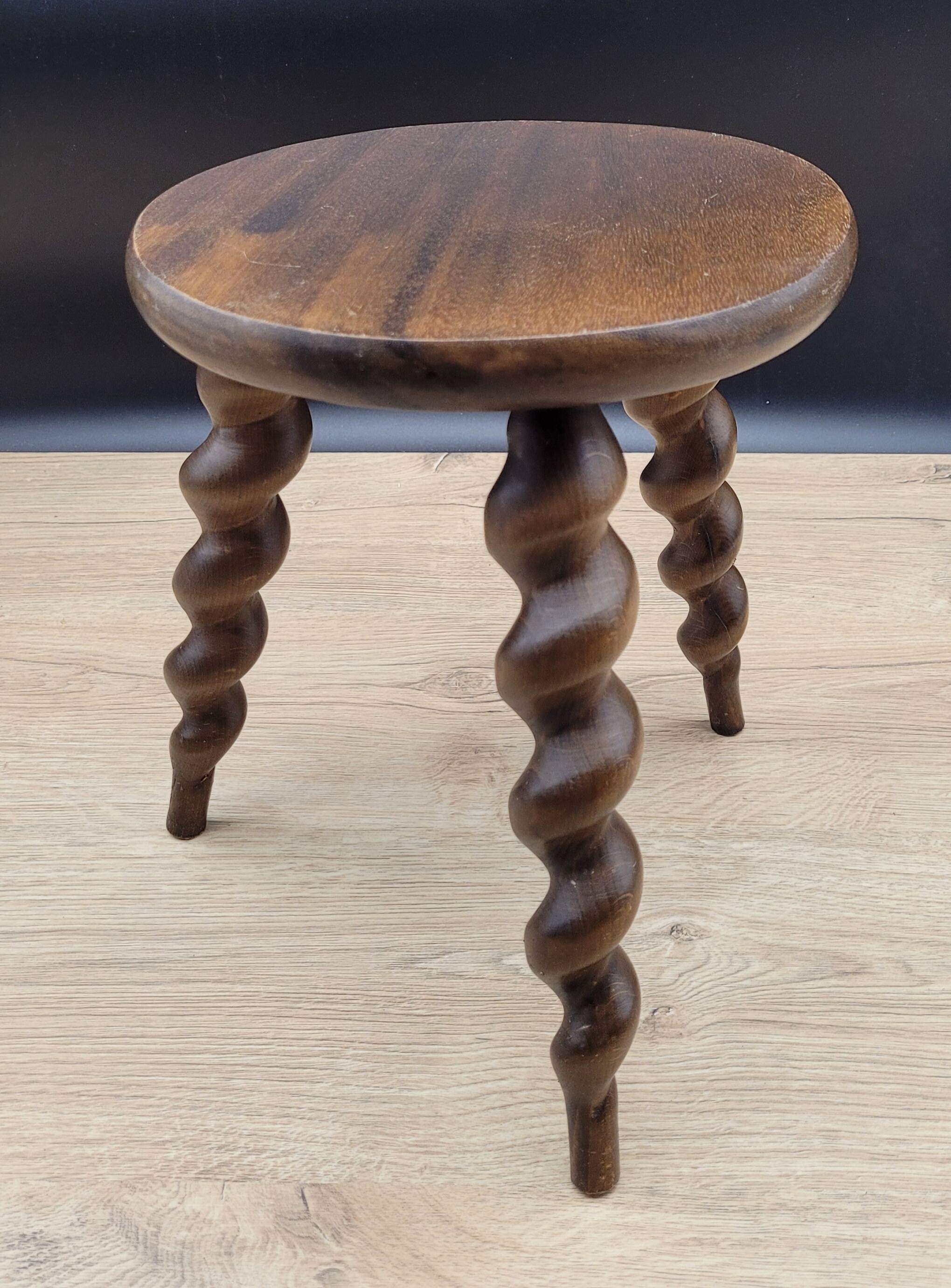 Tripod stool with twisted turned feet