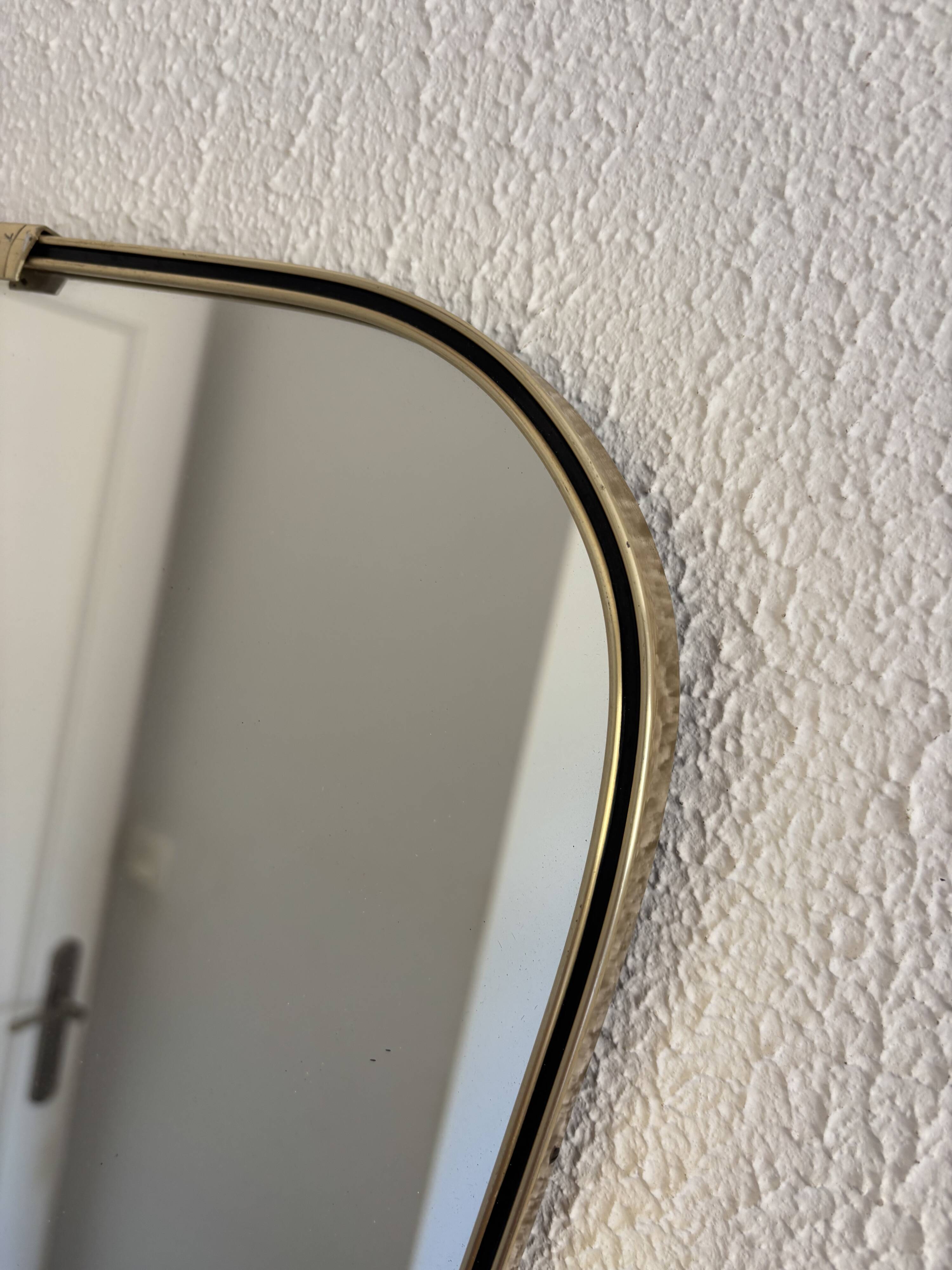 Miroir vintage 1960 rétroviseur asymétrique doré noir - 73 x 39 cm