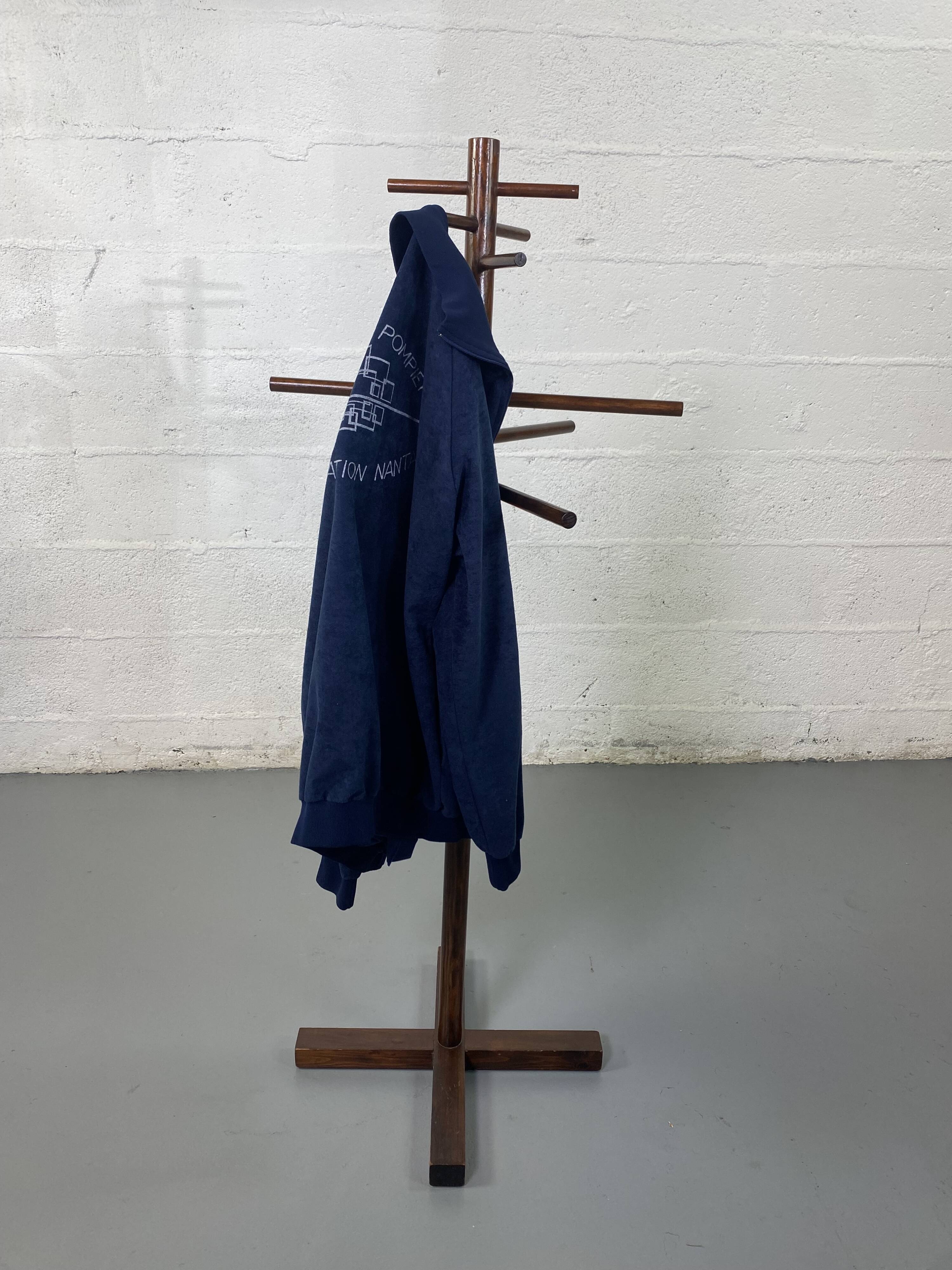 Porte manteau à pied ou valet de chambre