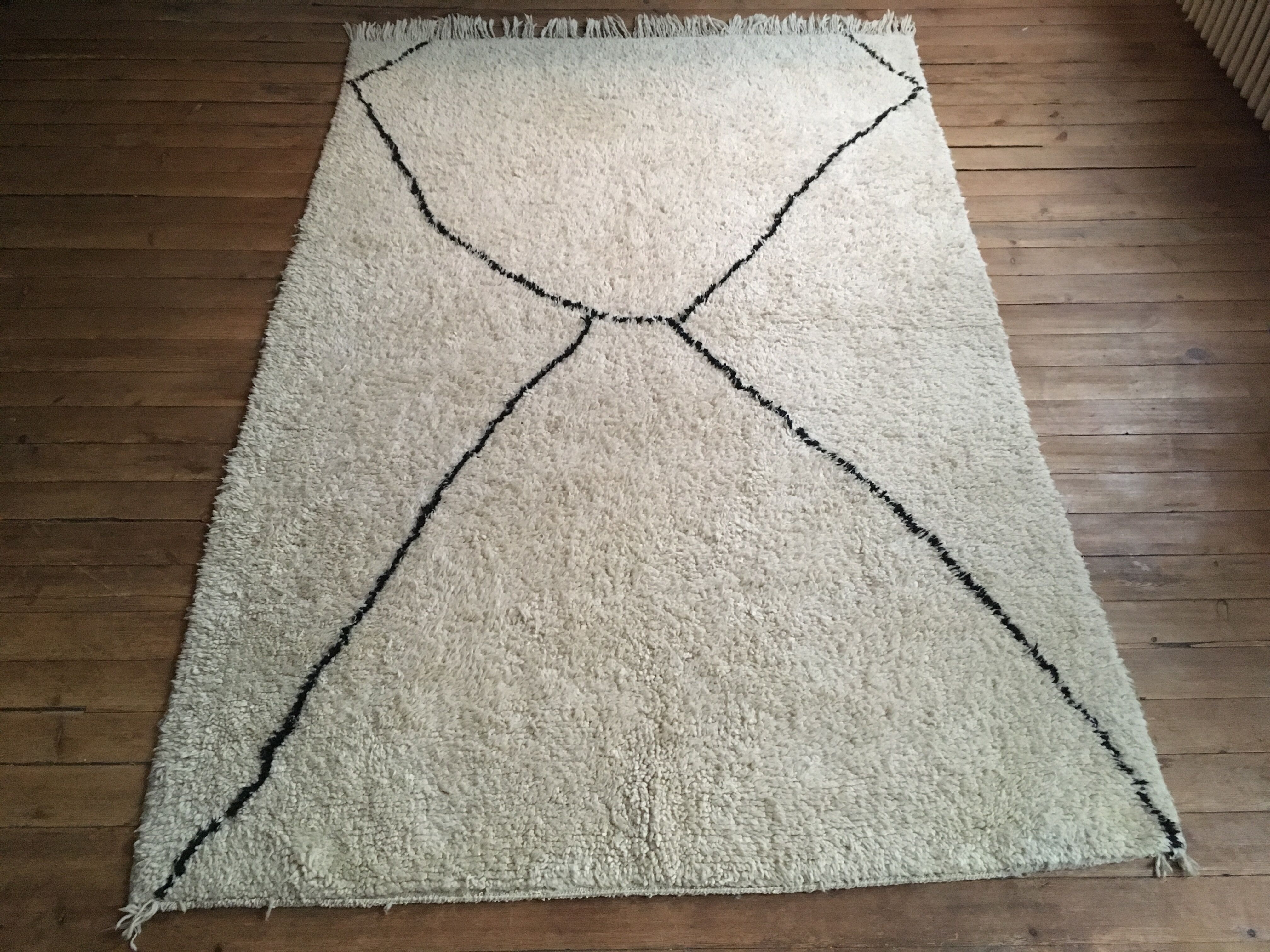 Beni ouarian done hand carpet 166x260cm