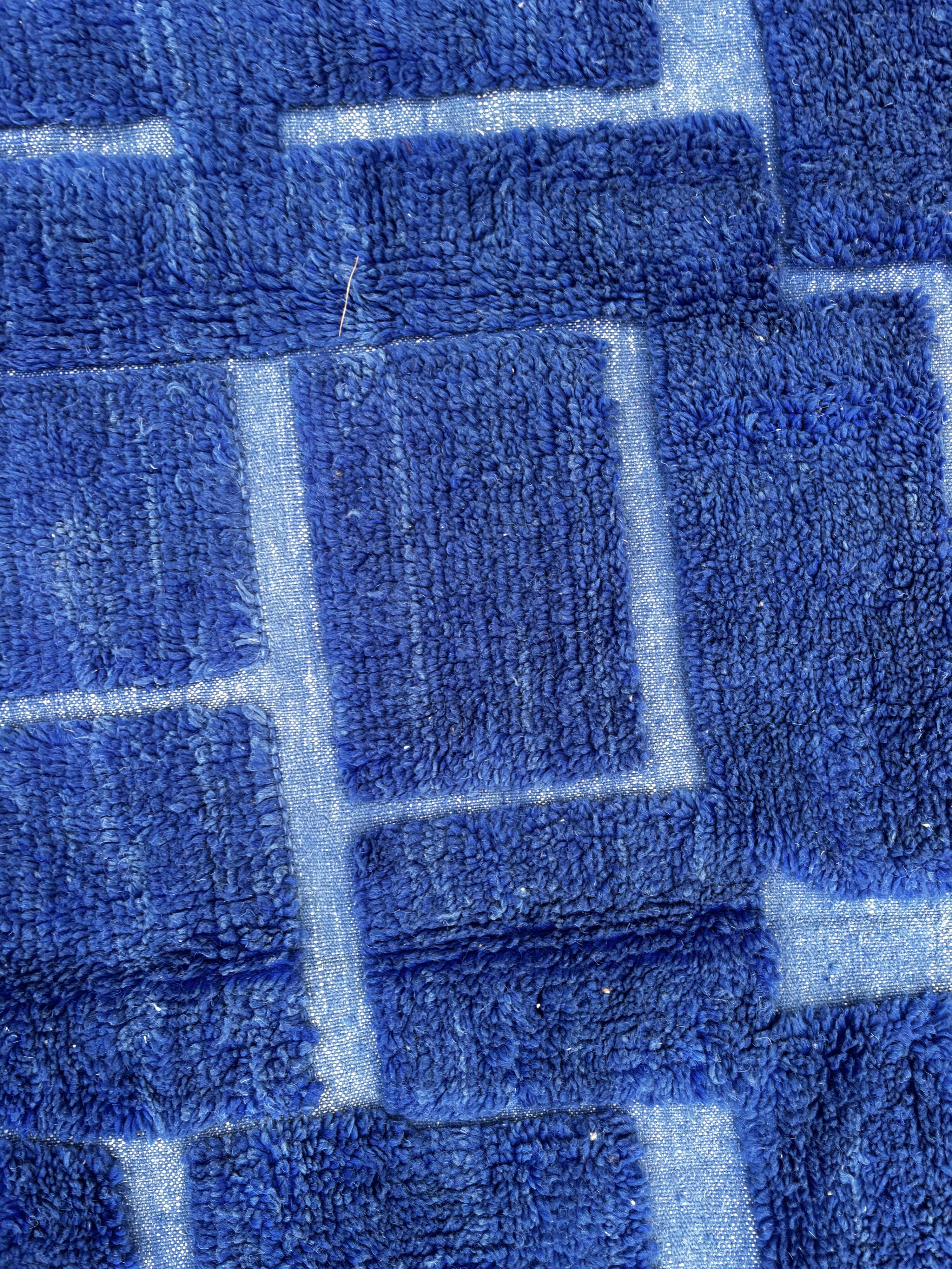 Large new blue Moroccan wool rug, 200x300 cm