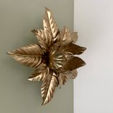 Vintage wall light in gold metal with leaf decorations