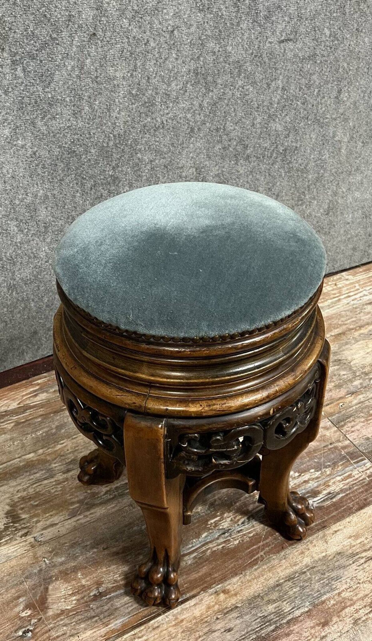 Asia 19th century: adjustable piano stool with screws in solid mahogany circa 1850