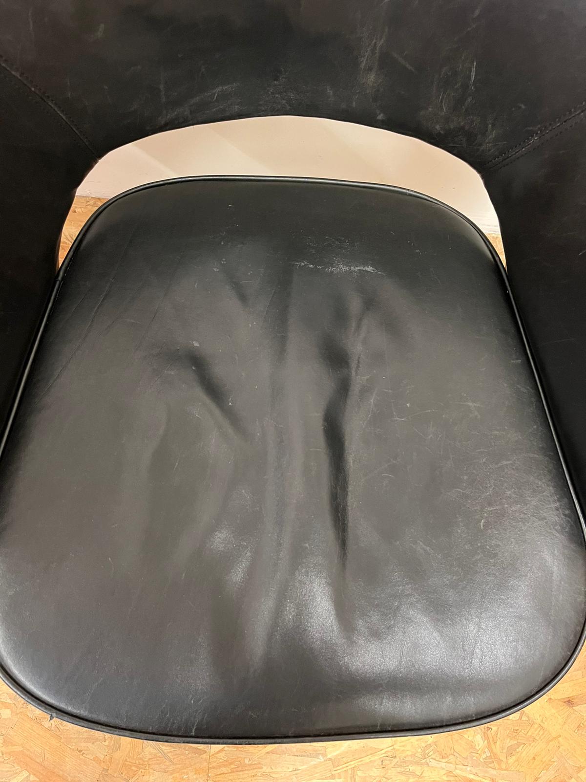 Two armchairs by Eero Saarinen for Knoll international