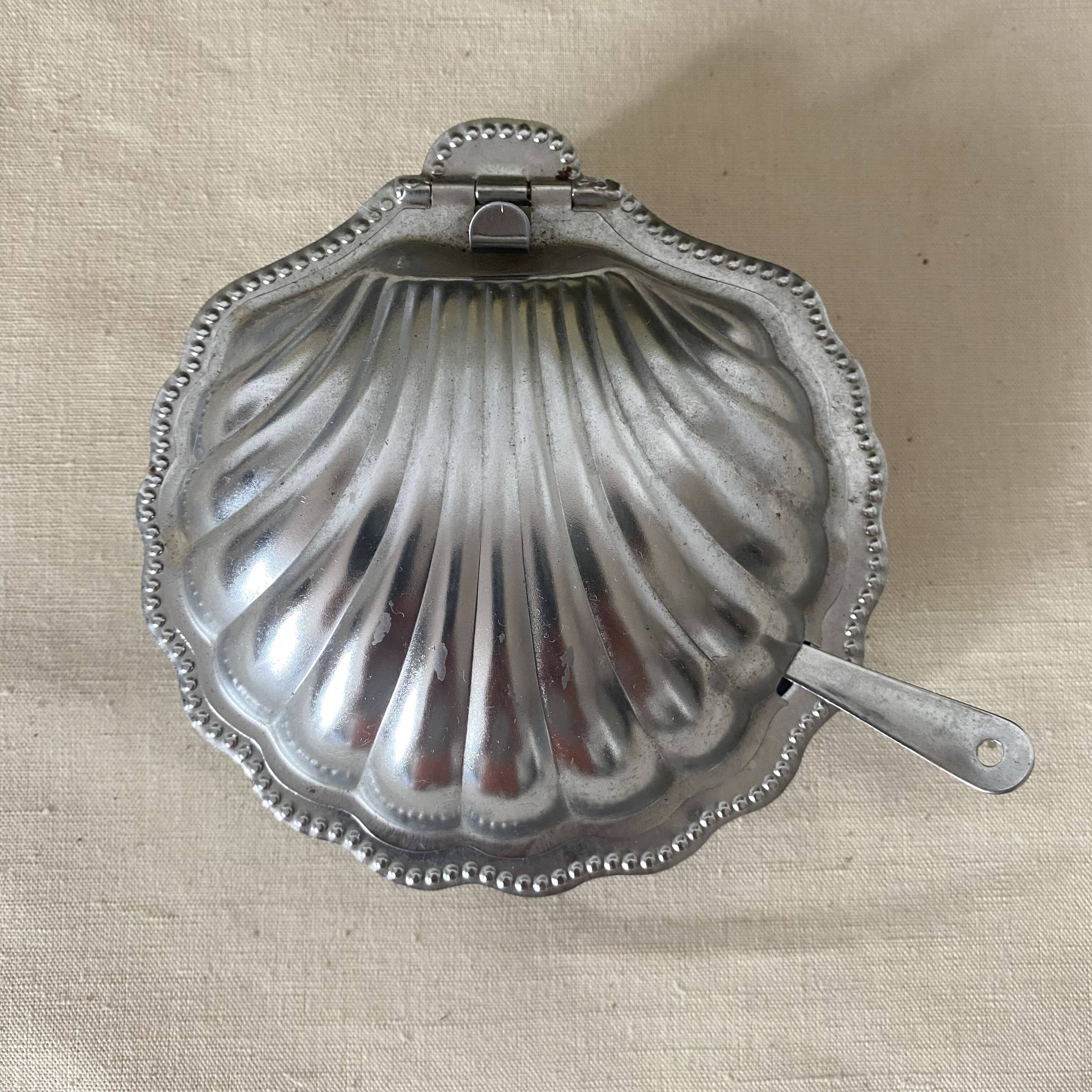 Stainless steel and glass shell butter dish with knife