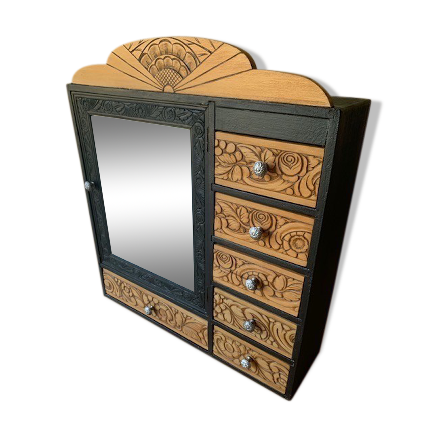 Pharmacy toilet cabinet