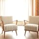Fauteuil scandinave tissu rayé beige blanc