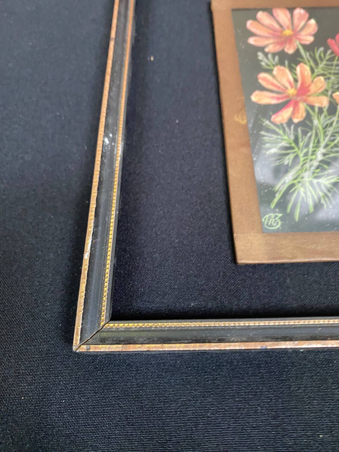 Set of 8 gilded wood or resin or vintage brass frames