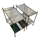 Paire de tables d’appoint neo classiques laiton et miroir oxydé