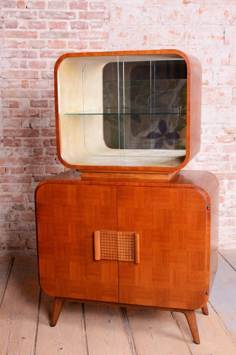 Czech Art Deco Sideboard in Walnut attributed to J. Halabala for Up Zavody, 1940s