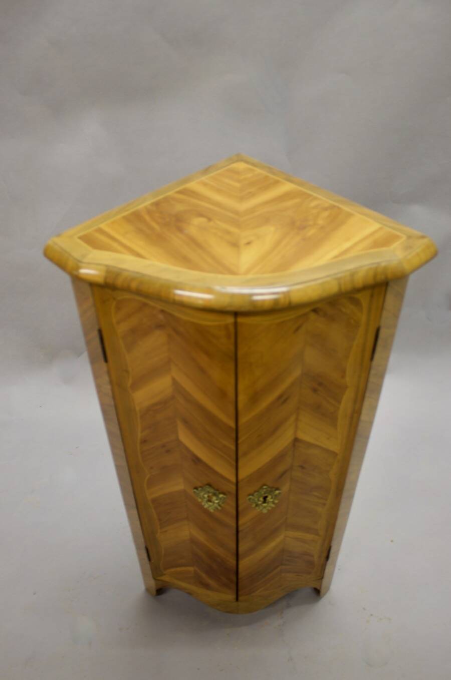Small 18th century marquetry corner cabinet