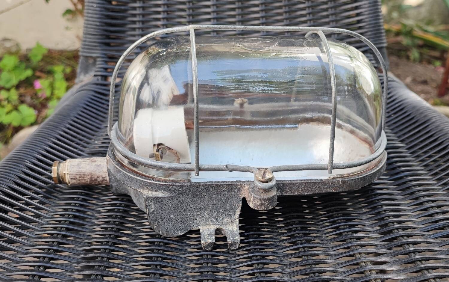 Industrial cast iron and glass wall light Bloc