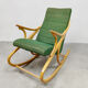 Rocking-chair vintage en bois courbé