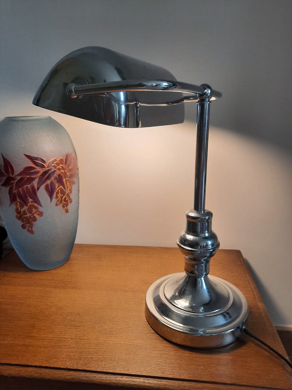 Desk lamp