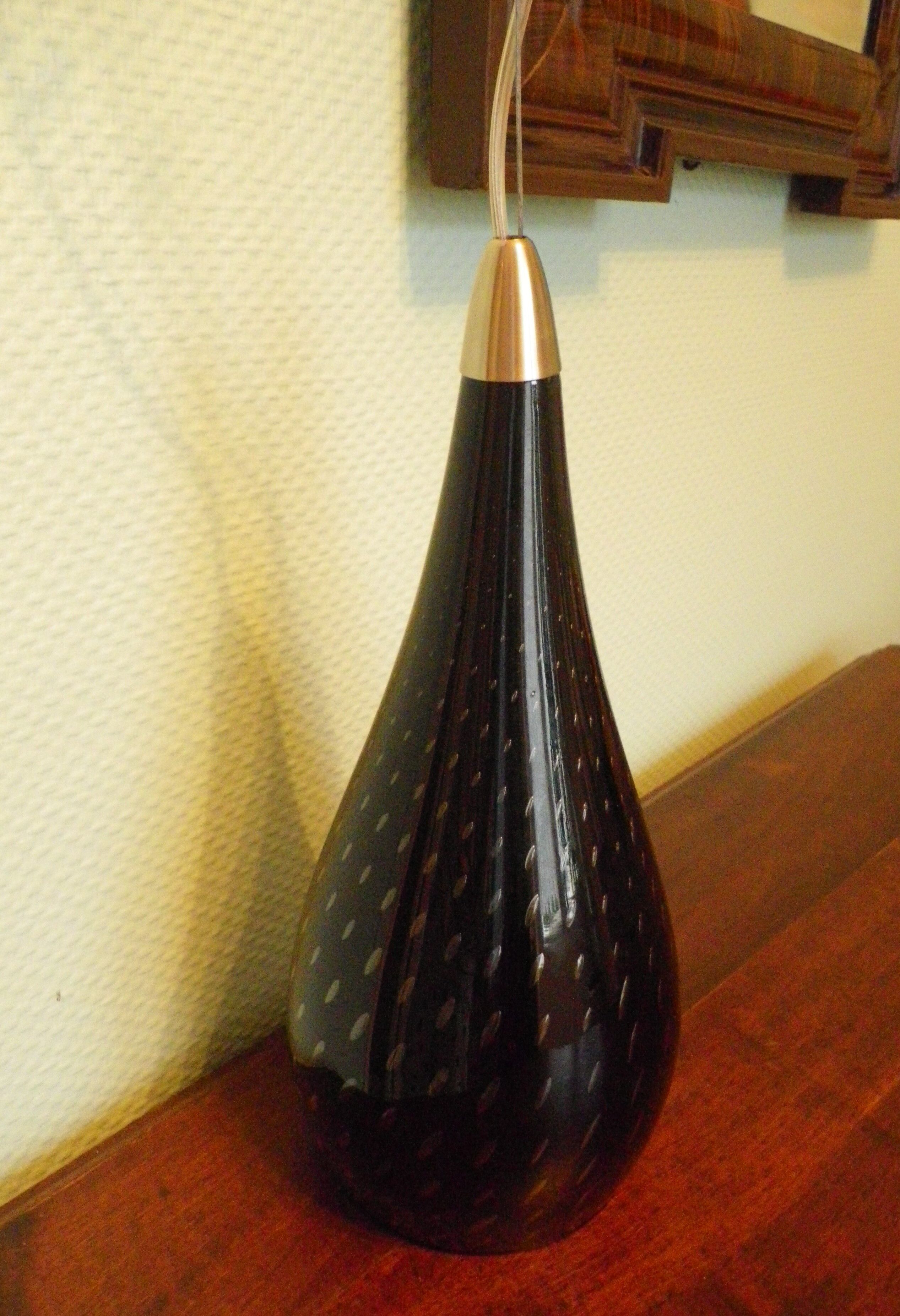 Suspension signed Vianne, inverted drop in glass lined black nuanced and purple interior