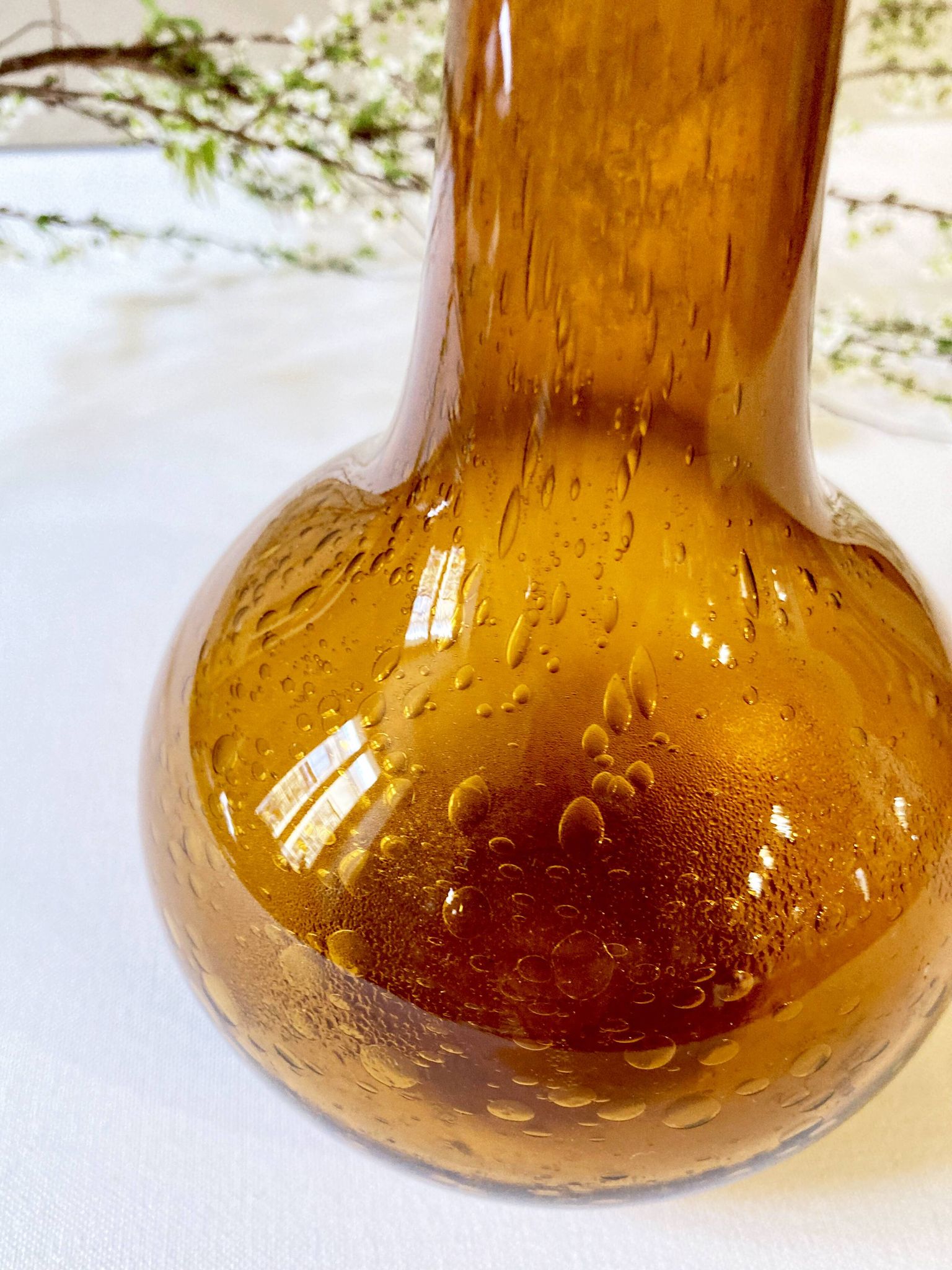 Vase soliflore en verre bullé de Biot, années 1950