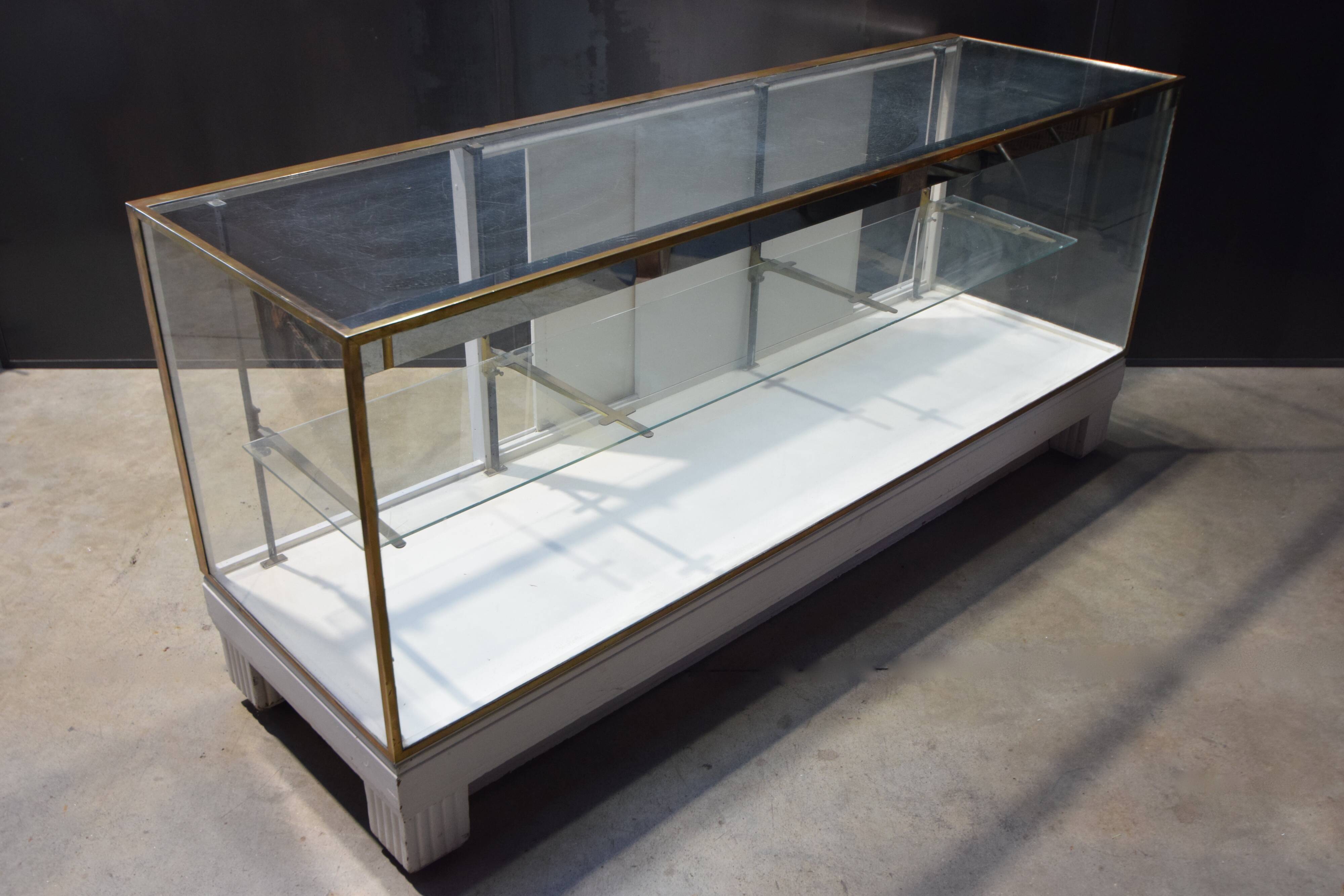 Display cabinet - 1920s