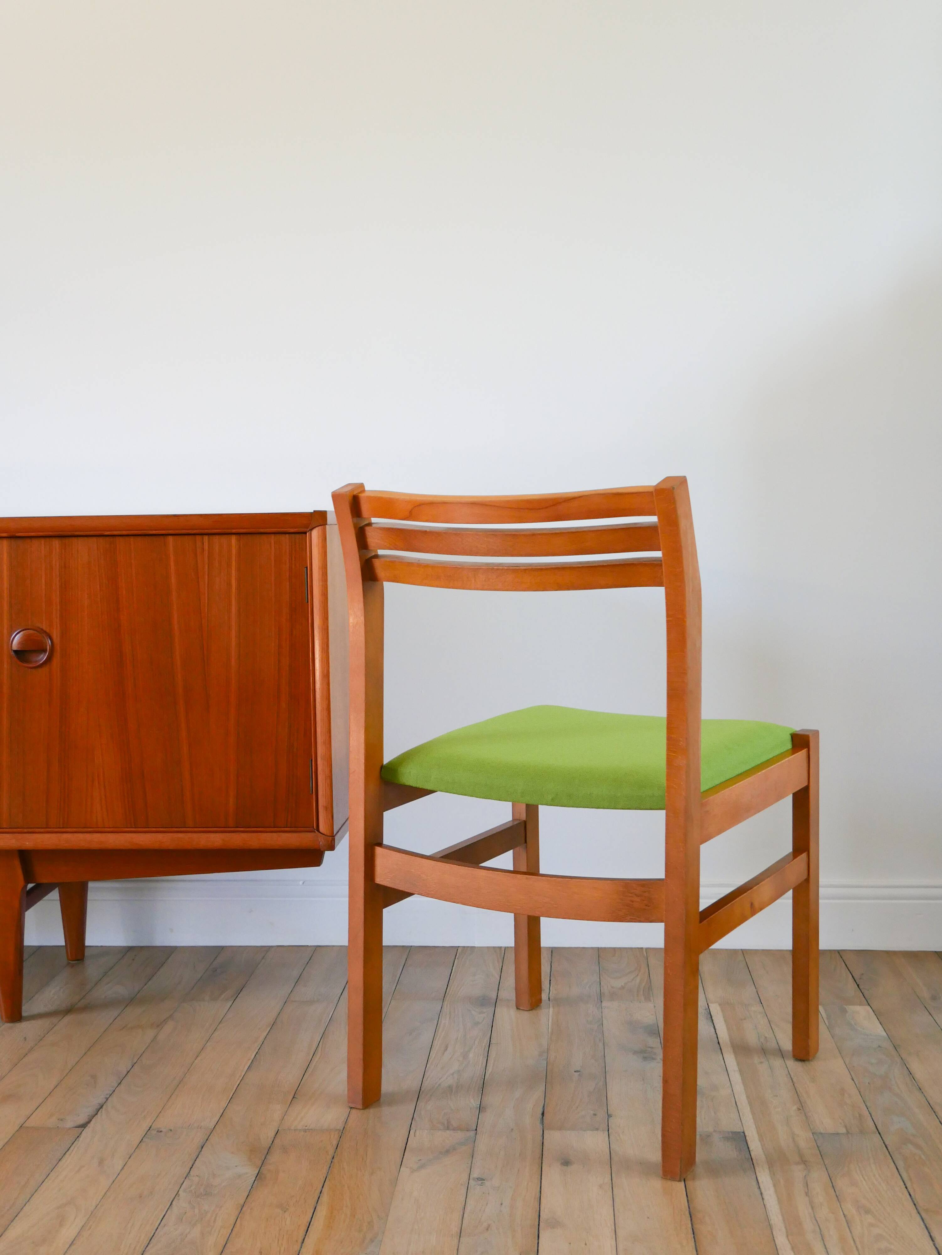 Set of 4 Scandinavian beech wood chairs, green wool, 1960.