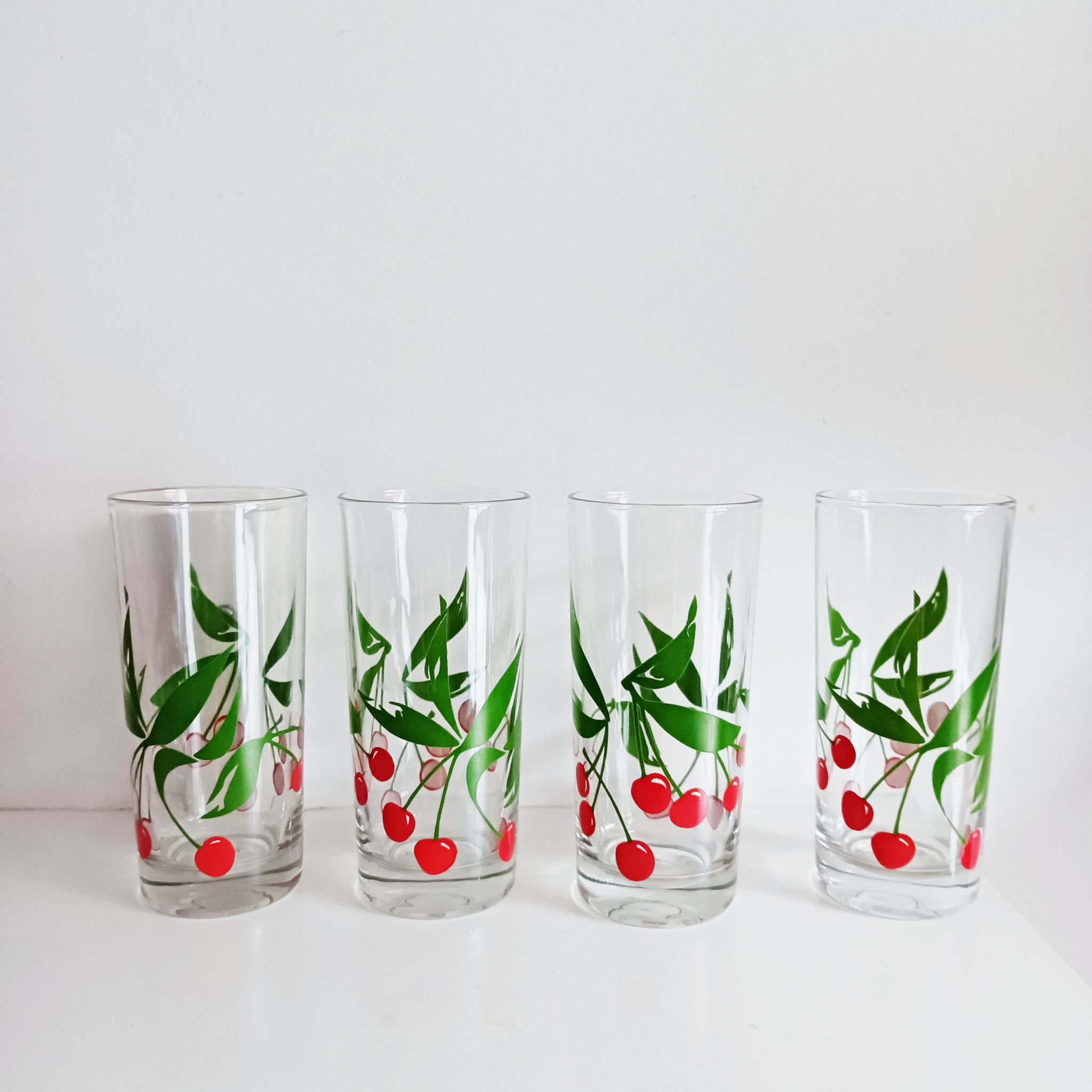 Set of 4 water glasses or orangeade, cherry pattern