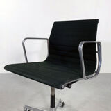 EA117 office chair by Charles and Ray Eames for ICF, 1970