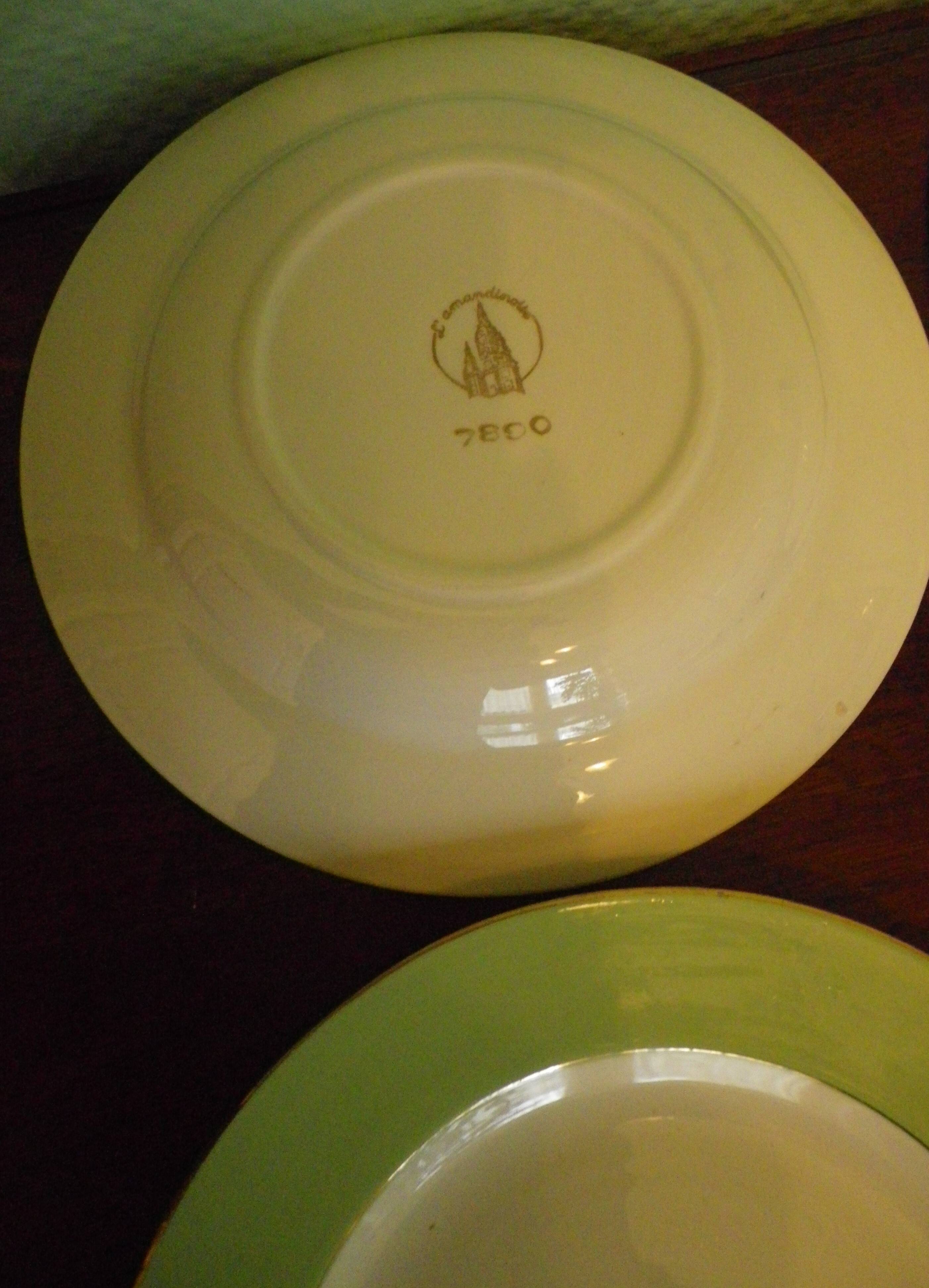 Prestige plates by Lamandinoise, 1950s, 3 colours, Set of 12