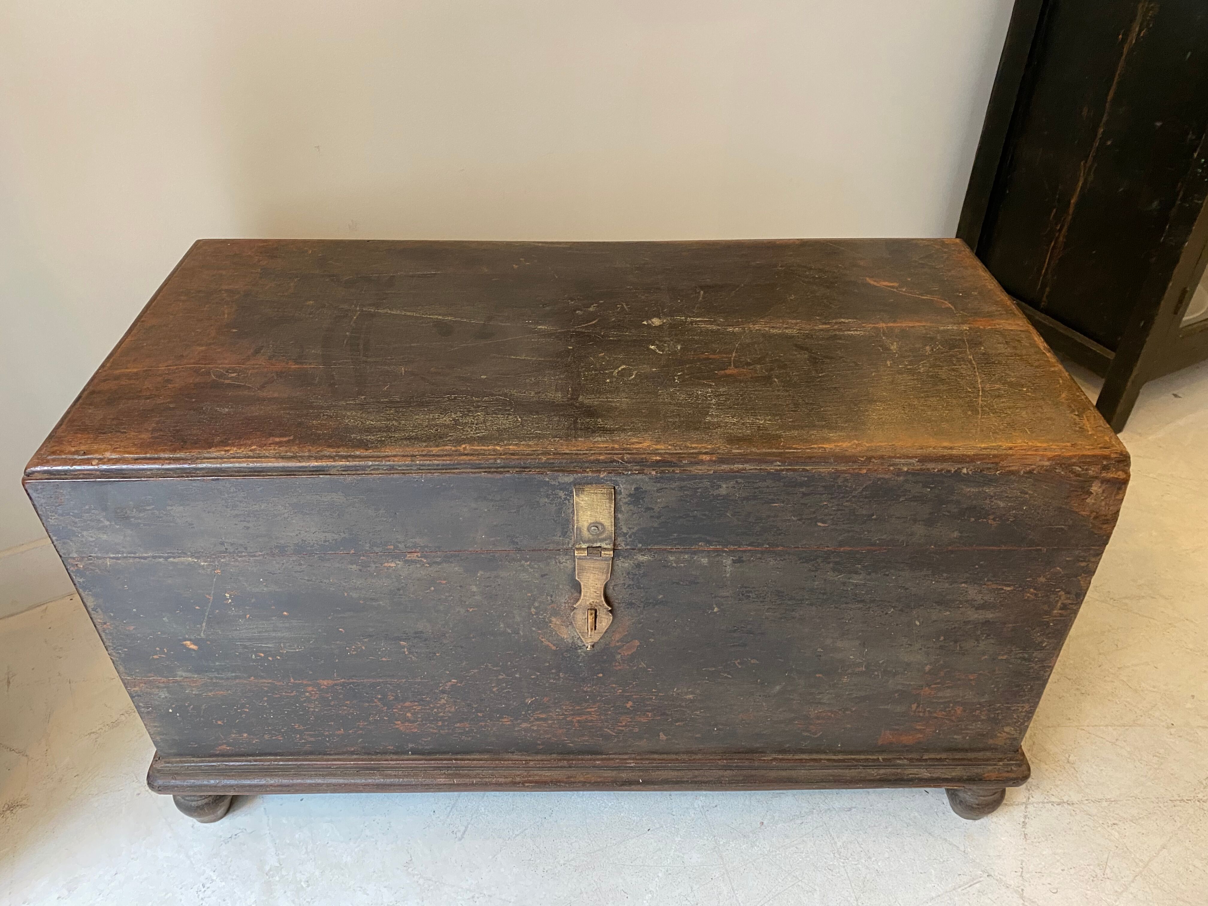 Traditional Indian chest of Rajasthan - Late XIXth teak