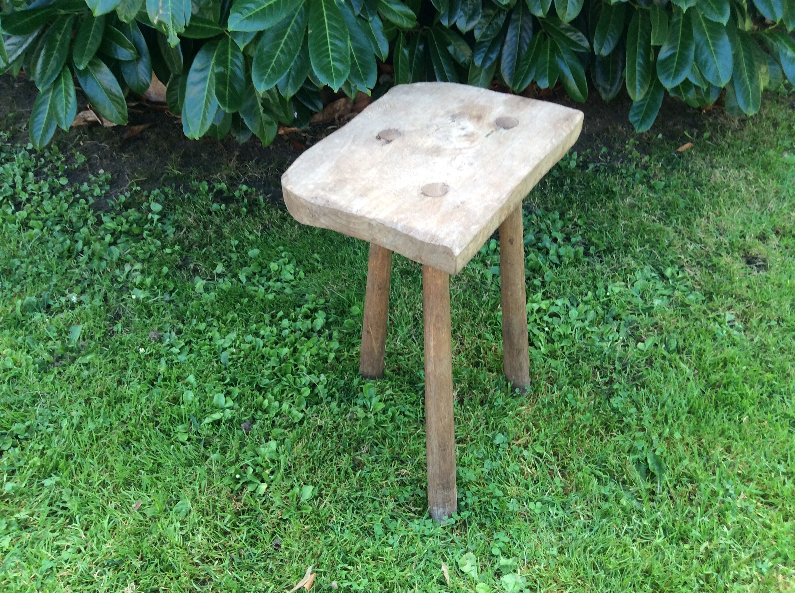 Tripod stool