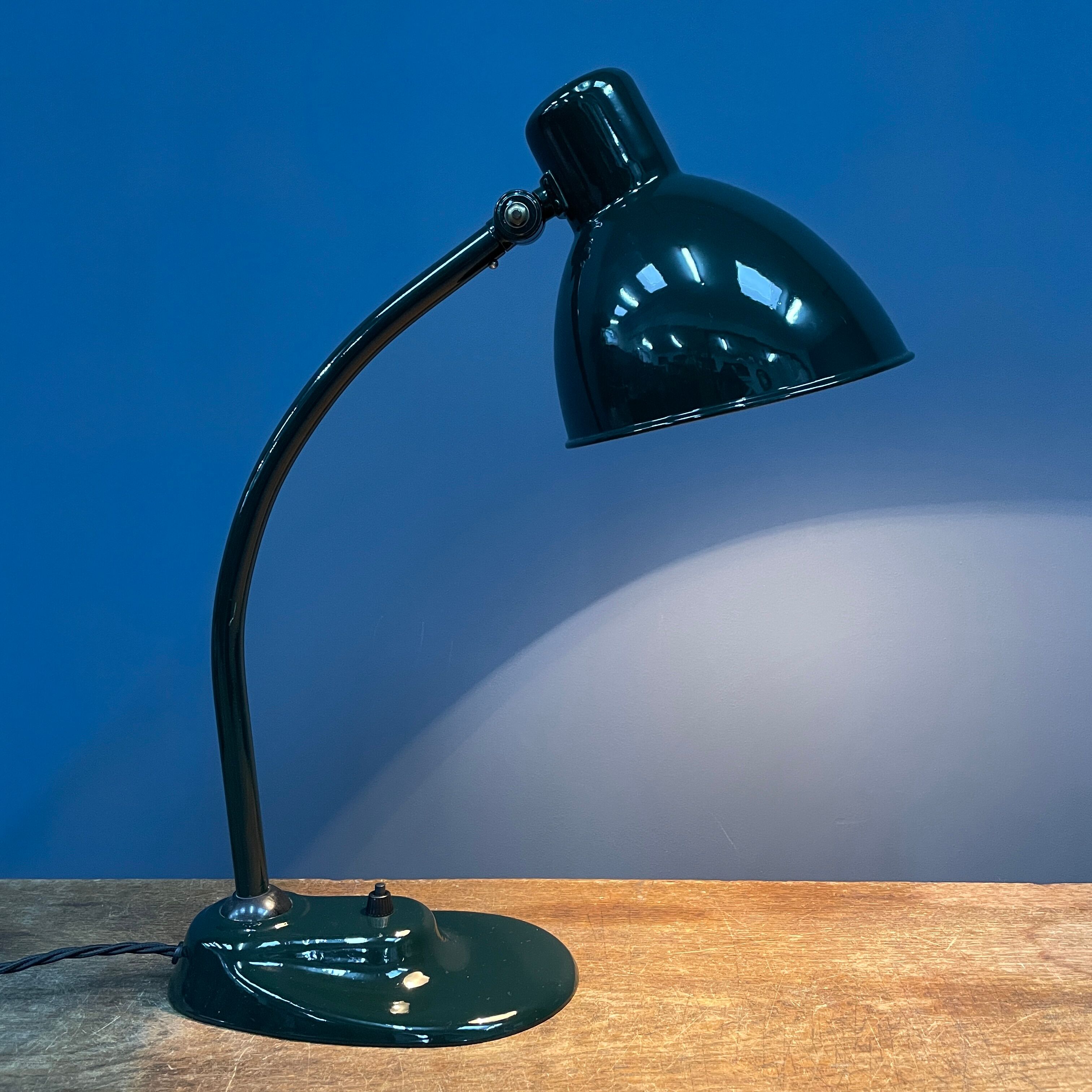 Dark green Bauhaus Kandem desk lamp model 1089