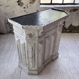 White patina and zinc counter