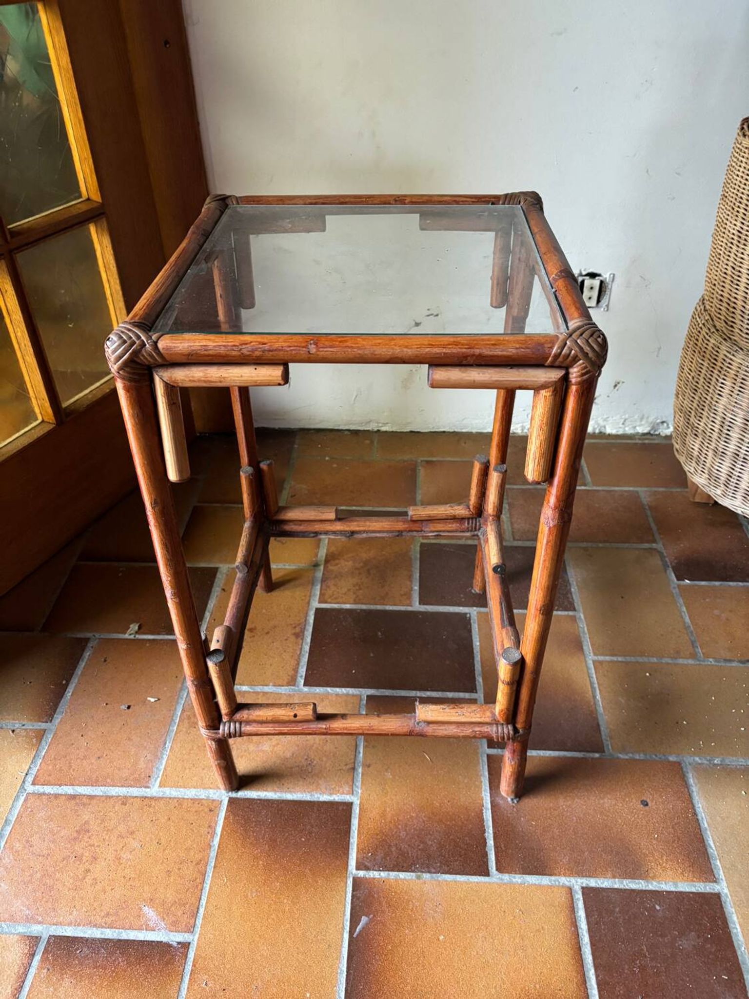 Table d’appoint en bambou et verre, années 70