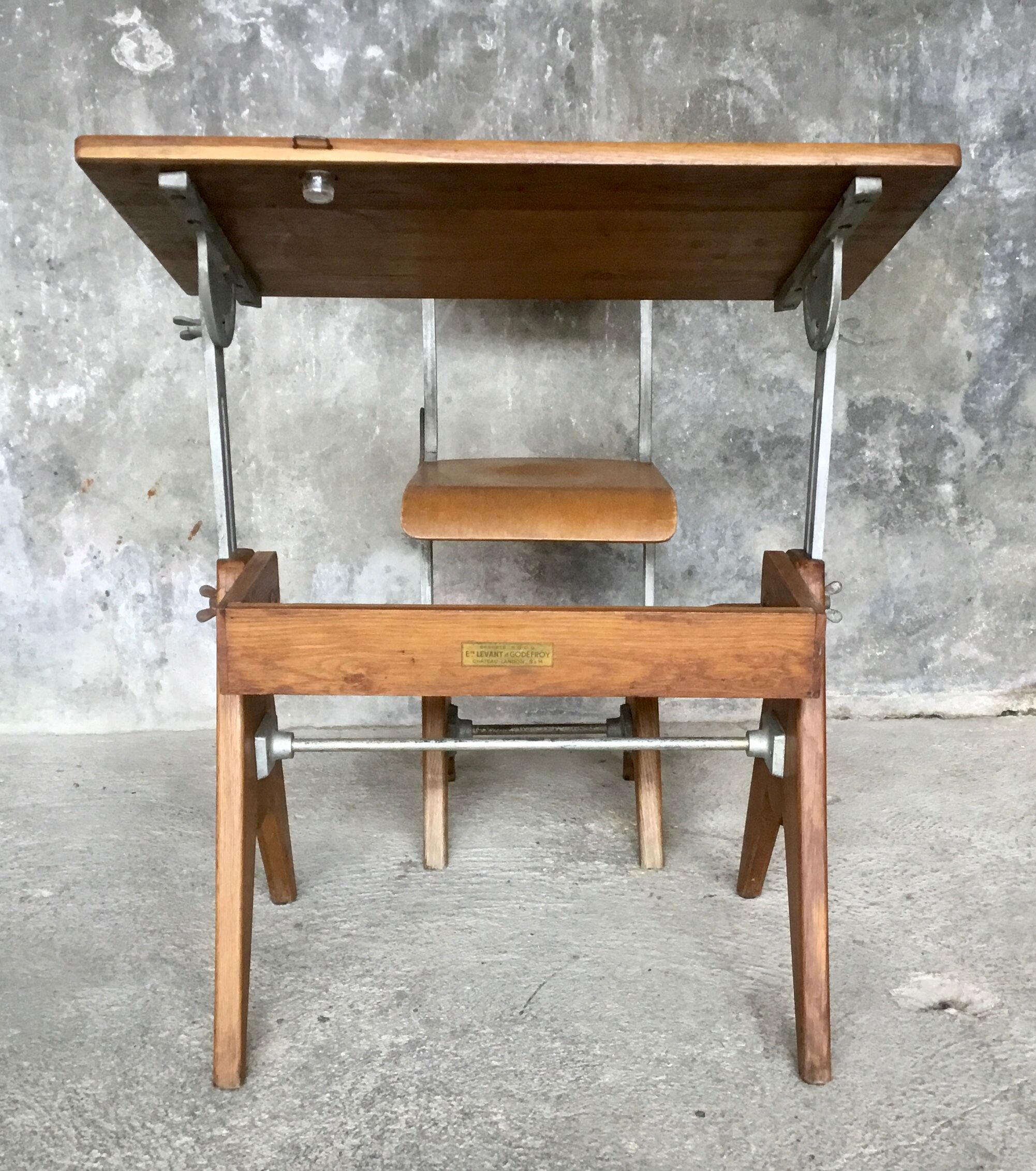 Adjustable Modernists desk and children's chair - Ets. Levant & Godefroy - design 1950