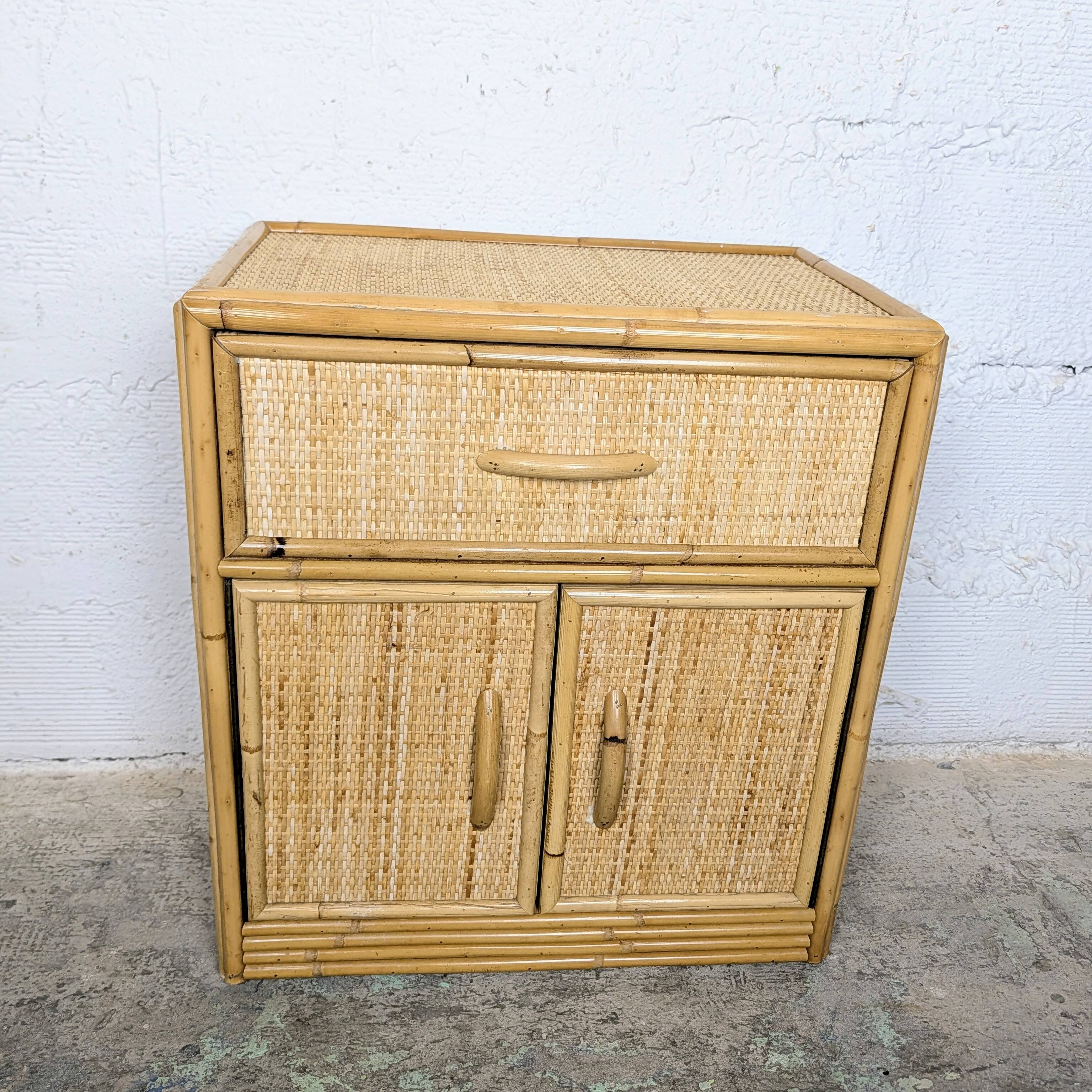 Petit Meuble en Bambou et Rotin Tressé