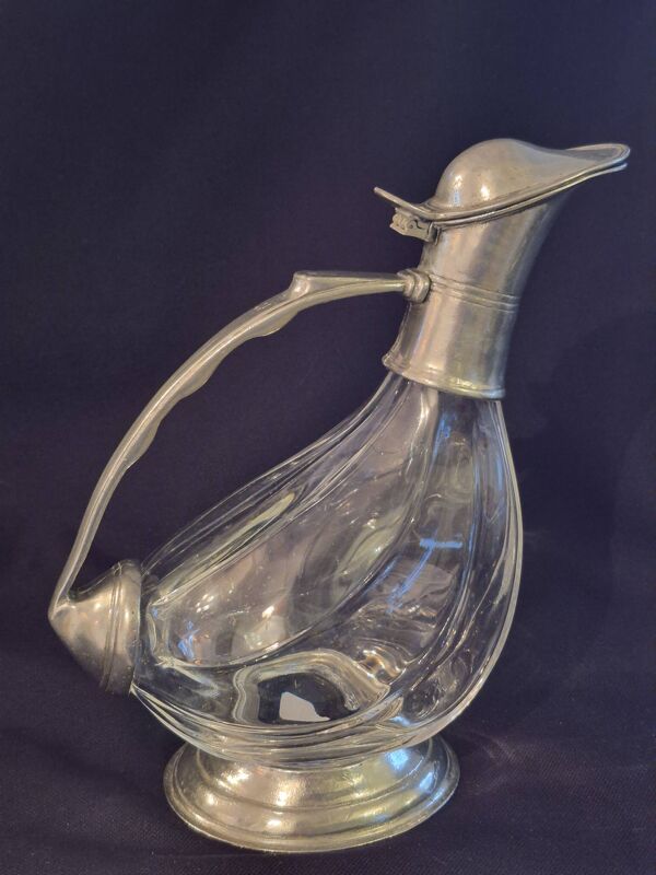 Carafe à vin, design canard, verre et métal A553